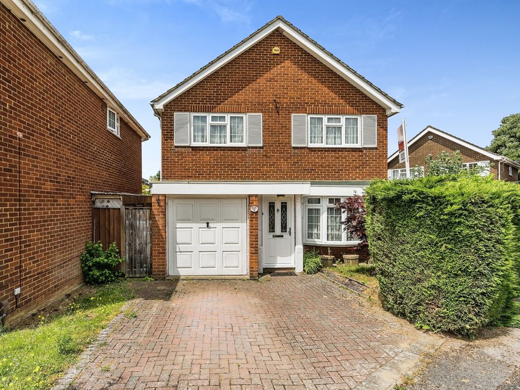 4 bed detached house for sale in Cherry Orchard, Ditton, Aylesford ME20