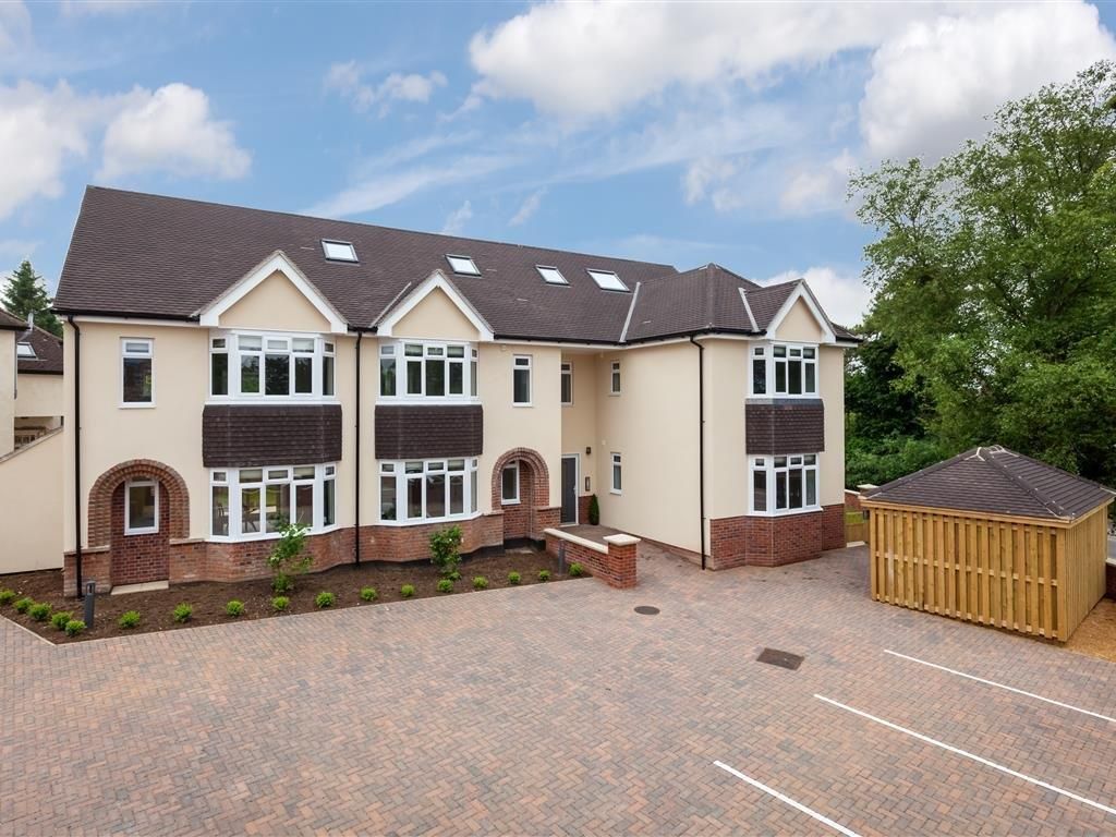 2 bed flat for sale in Borough Lane, Saffron Walden CB11, £399,995 Zoopla