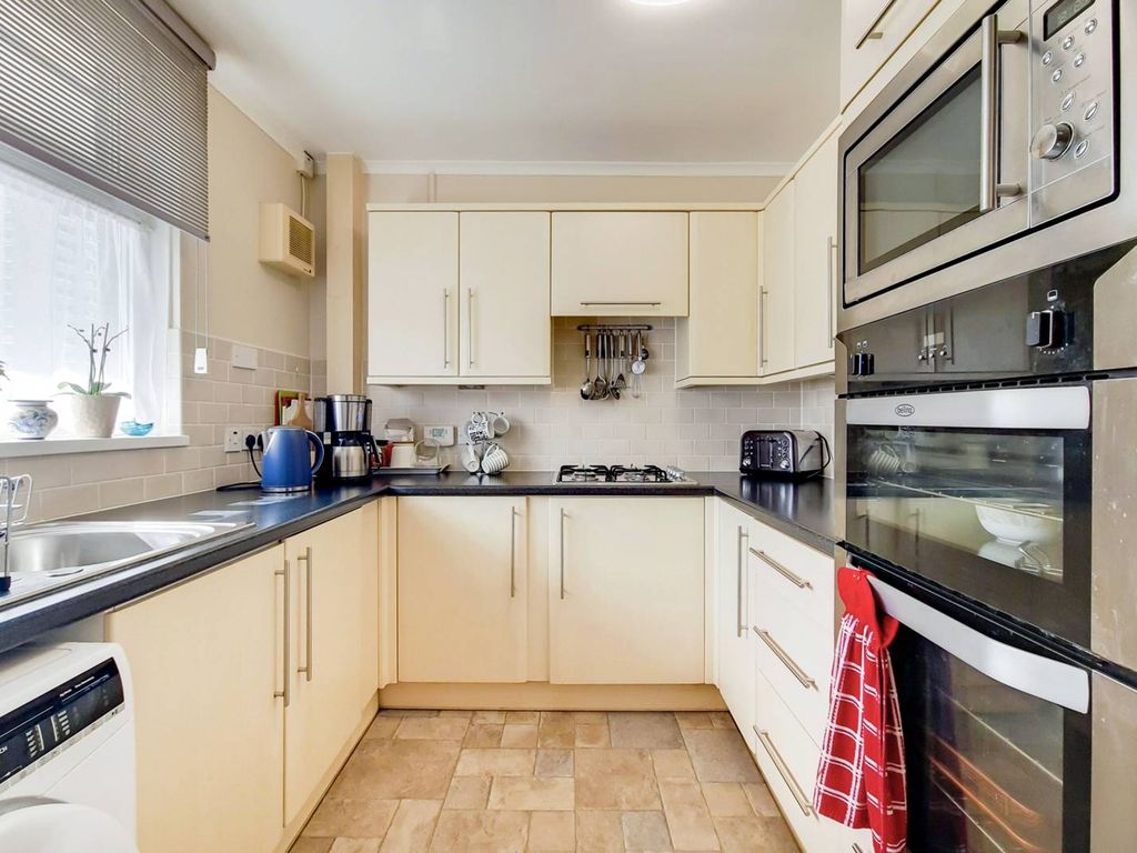 Alpha Grove, Isle Of Dogs, London E14  