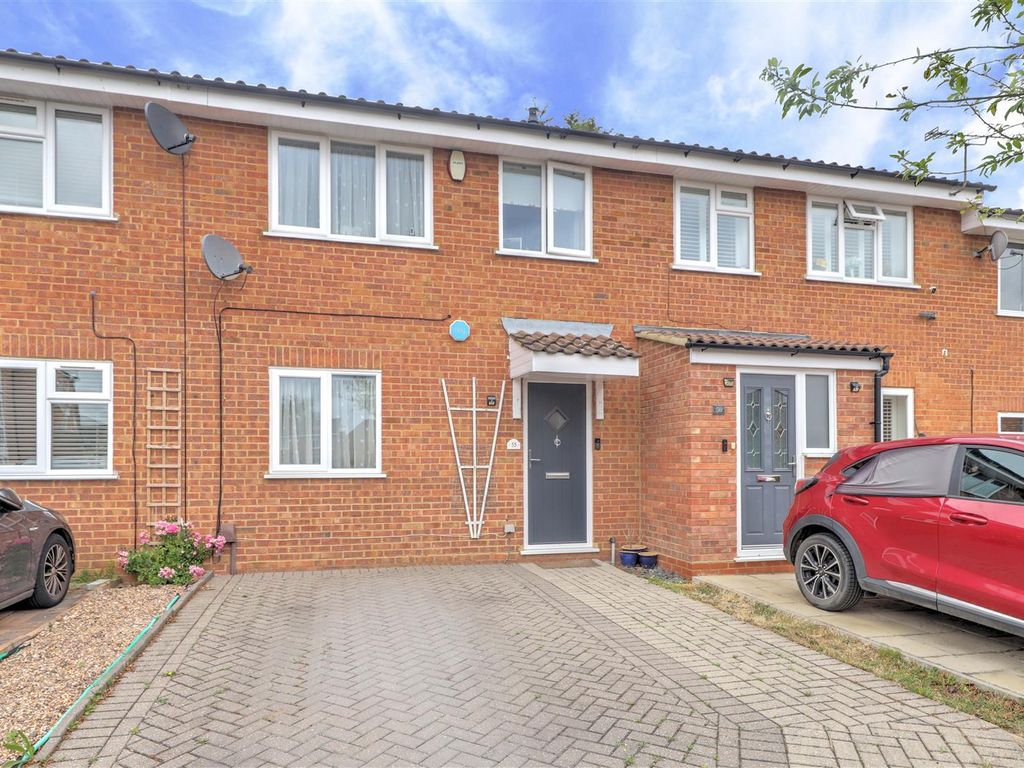 3 bed terraced house for sale in Cranston Close, Ickenham UB10 Zoopla