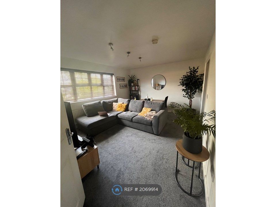 2 bed flat to rent in Longfellow Court, Coventry CV2, £850 pcm Zoopla