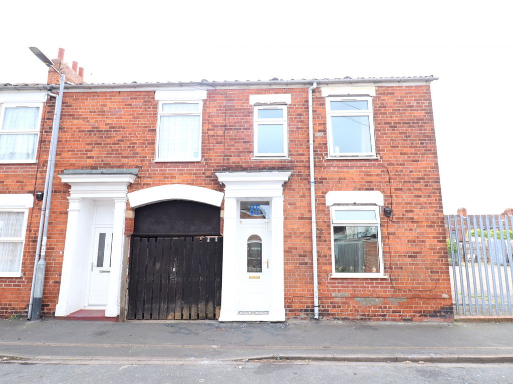 4 bed semidetached house to rent in Durham Street, Hull, Yorkshire HU8