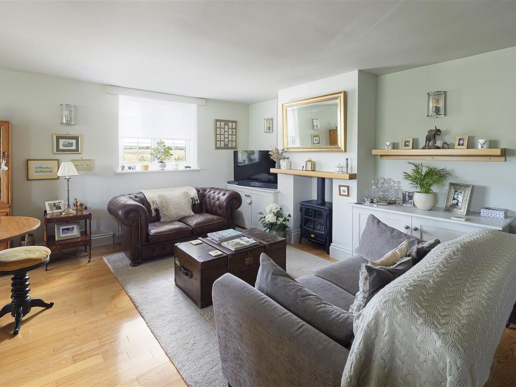 5 bed semidetached house for sale in Tinbridge Oast, Canterbury Road