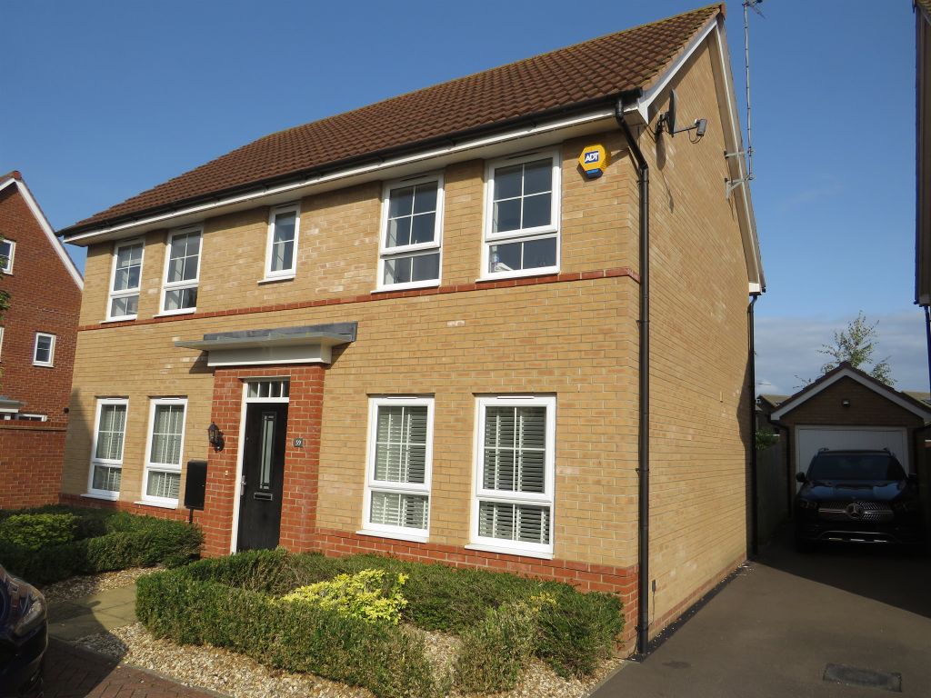 4 bed detached house for sale in Mid Water Crescent, Hampton Vale