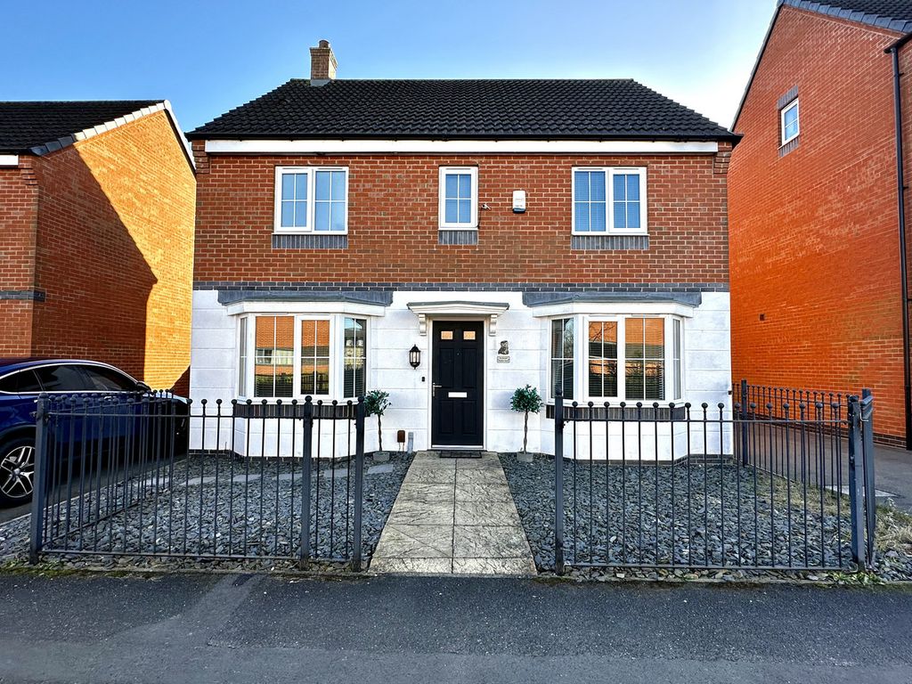 4 bed detached house for sale in Birstall Meadow Road, Birstall LE4, £