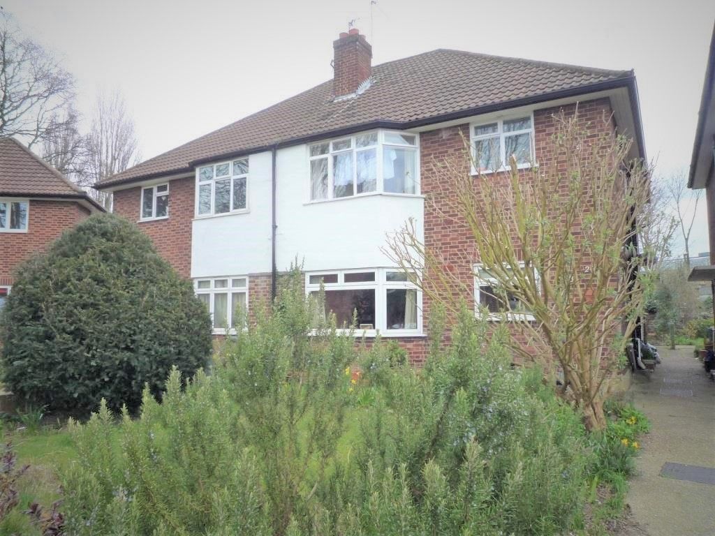 Henley Close Off College Road, Isleworth TW7  