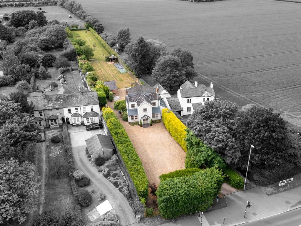 5 bed detached house for sale in High Street, Harston, Cambridgeshire