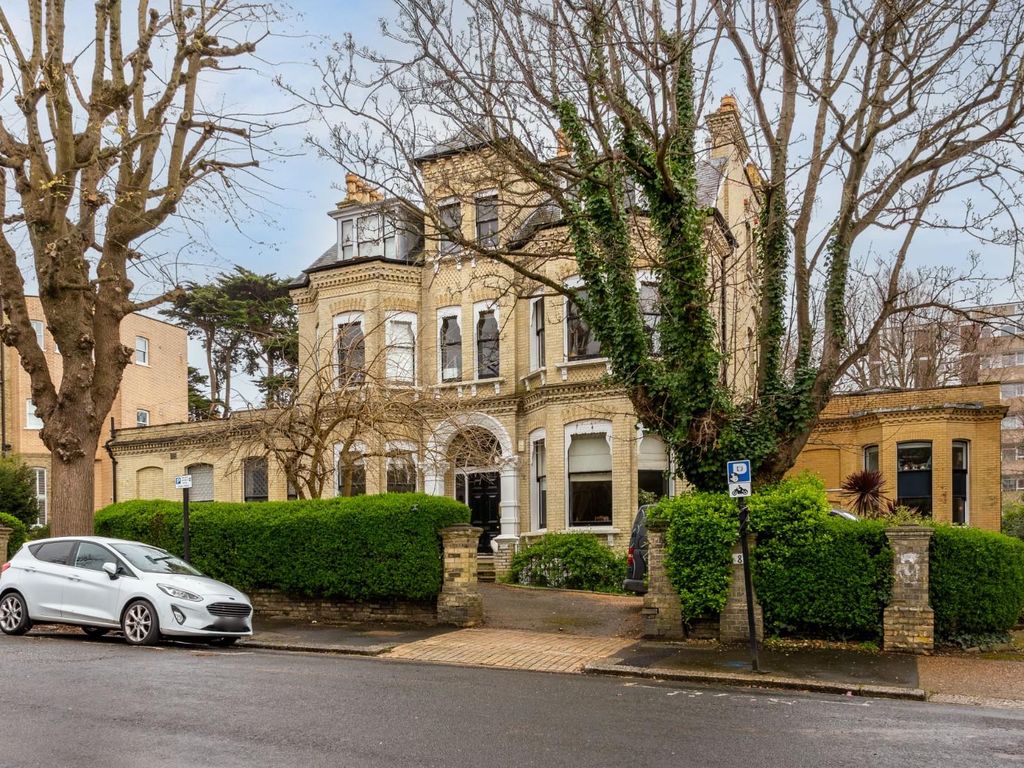 2 bed flat for sale in Eaton Gardens, Hove BN3, £475,000 Zoopla