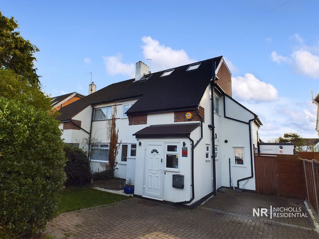 3 bed semidetached house for sale in Grange Road, Chessington, Surrey