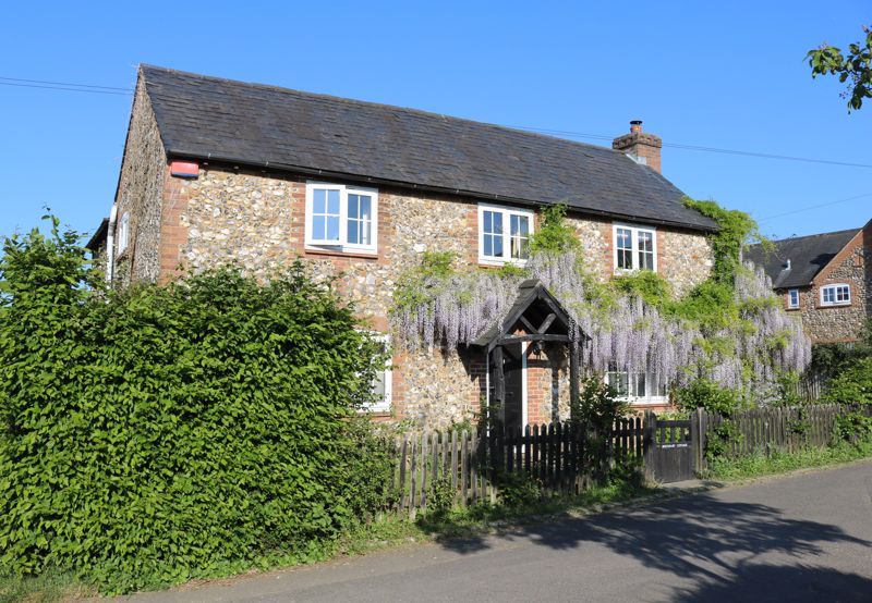 4 bed detached house for sale in Common Road, Great Kingshill, High