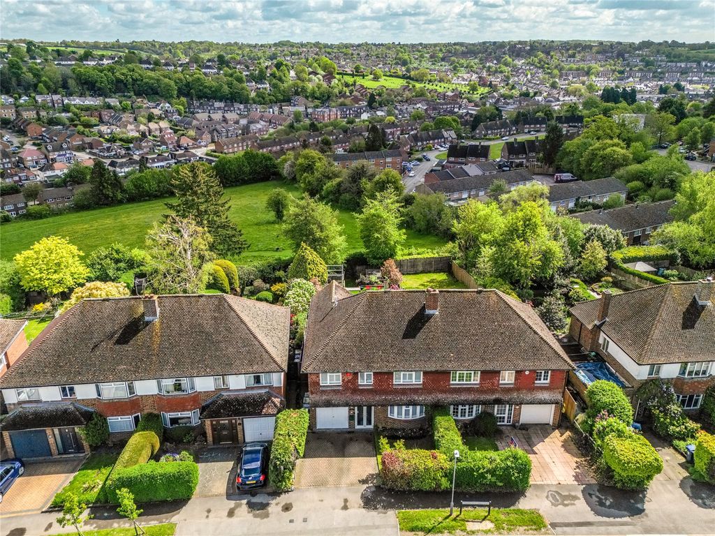 5 bed semidetached house for sale in Chapmans Crescent, Chesham HP5