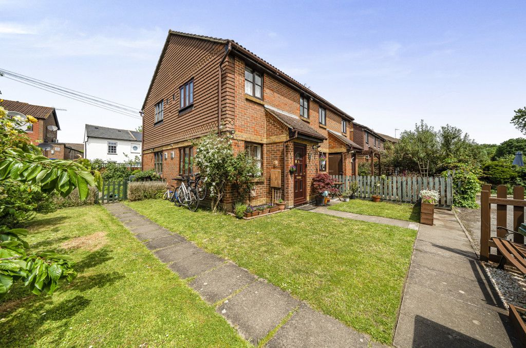 1 bed detached house for sale in Dutch Barn Close, Stanwell, Staines