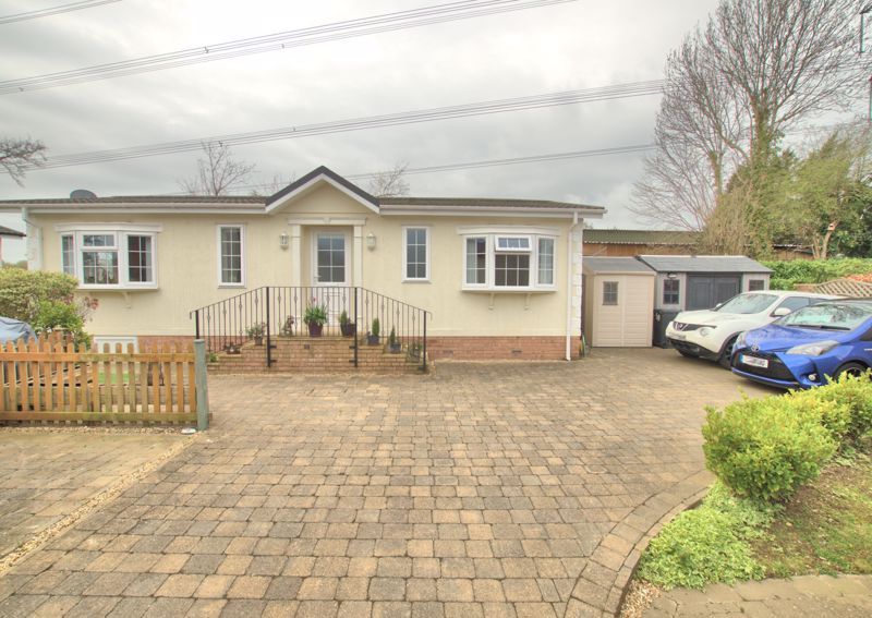 2 bed mobile/park home for sale in Wickham Court, Southwick Road, North Boarhunt PO17 Zoopla