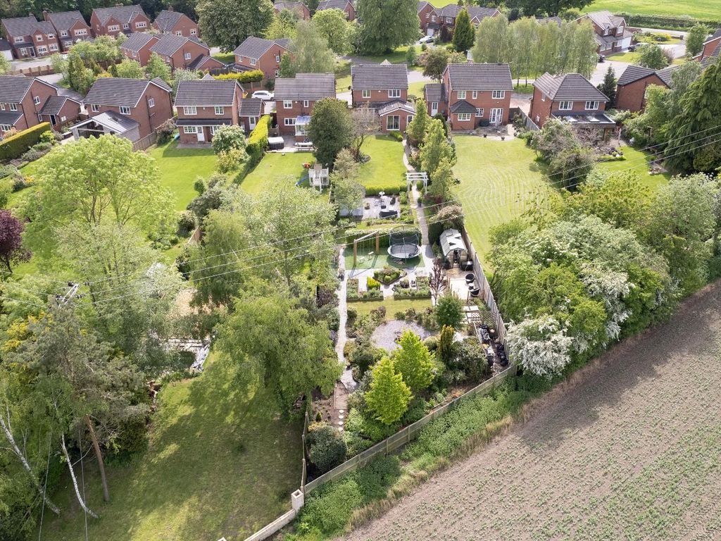 4 bed detached house for sale in Stretton Close, Ackton, Pontefract WF7