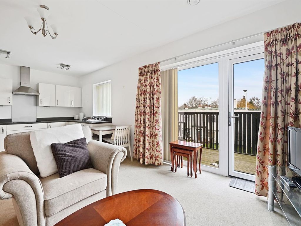 1 bed flat for sale in St. Marys Lane, Upminster RM14, £465,000 Zoopla