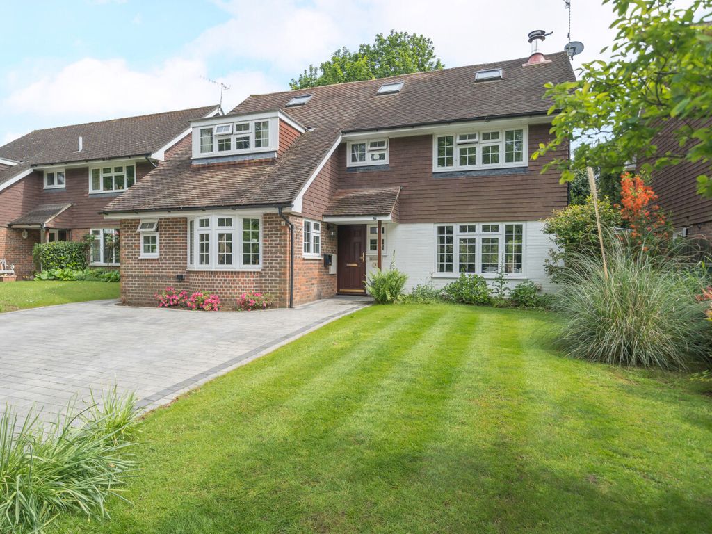 4 bed detached house for sale in Godalming, Surrey GU7, £1,300,000 Zoopla