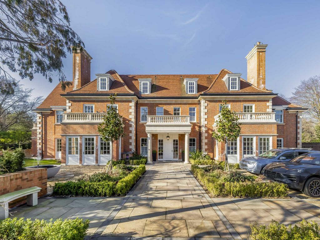 New home, 3 bed flat for sale in The Avenue, London N2, £