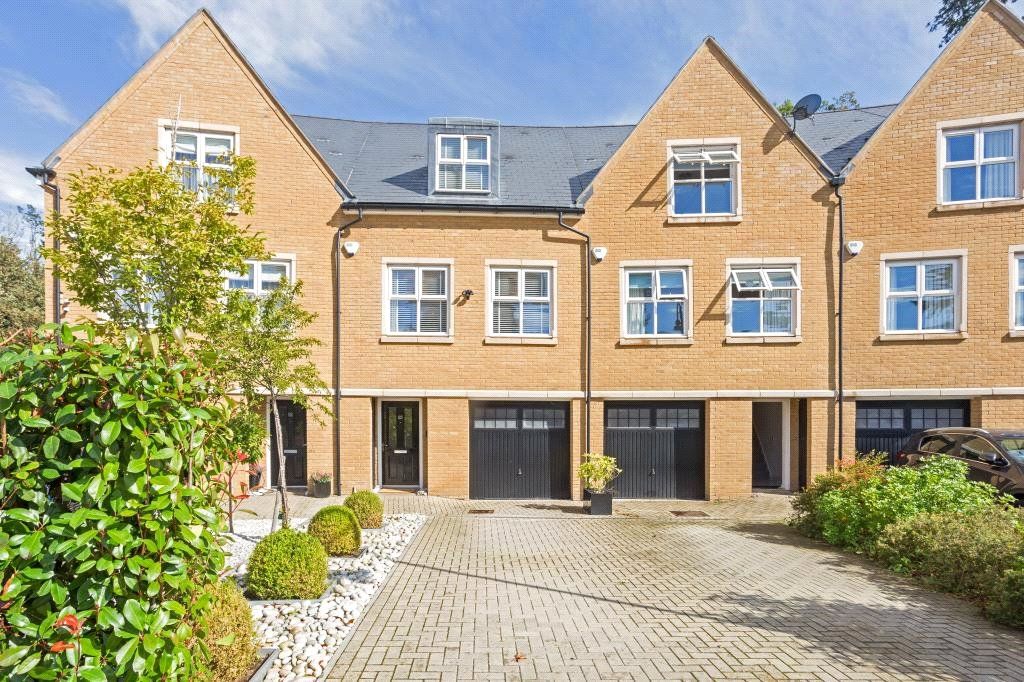 4 bed terraced house for sale in Queenswood Crescent, Englefield Green