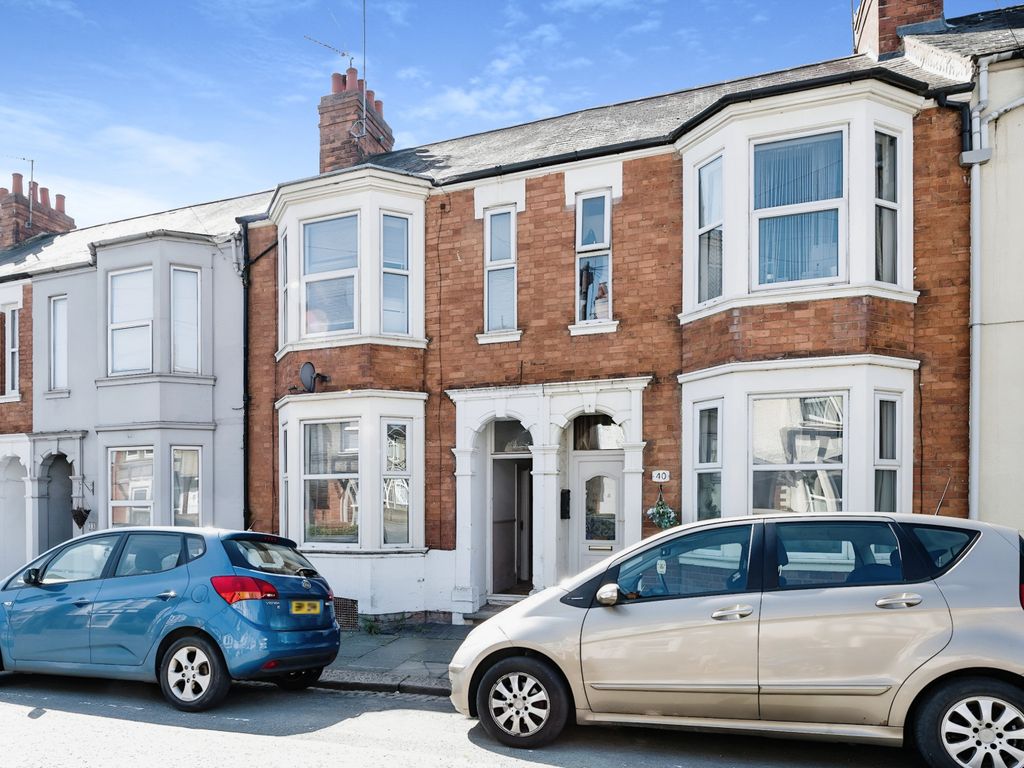 3 bed terraced house for sale in Glasgow Street, St. James, Northampton