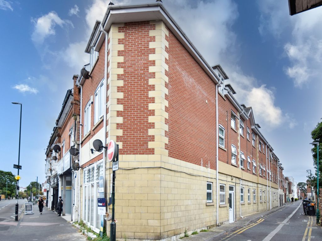 2 bed flat to rent in Sea Road, Bournemouth BH5 Zoopla