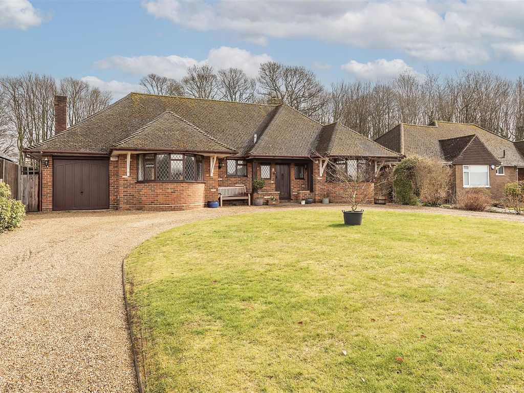 3 bed detached bungalow for sale in Ashcroft Close, Harpenden AL5 Zoopla