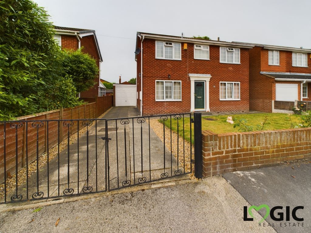 3 bed detached house for sale in Langdale Drive, Ackworth, Pontefract