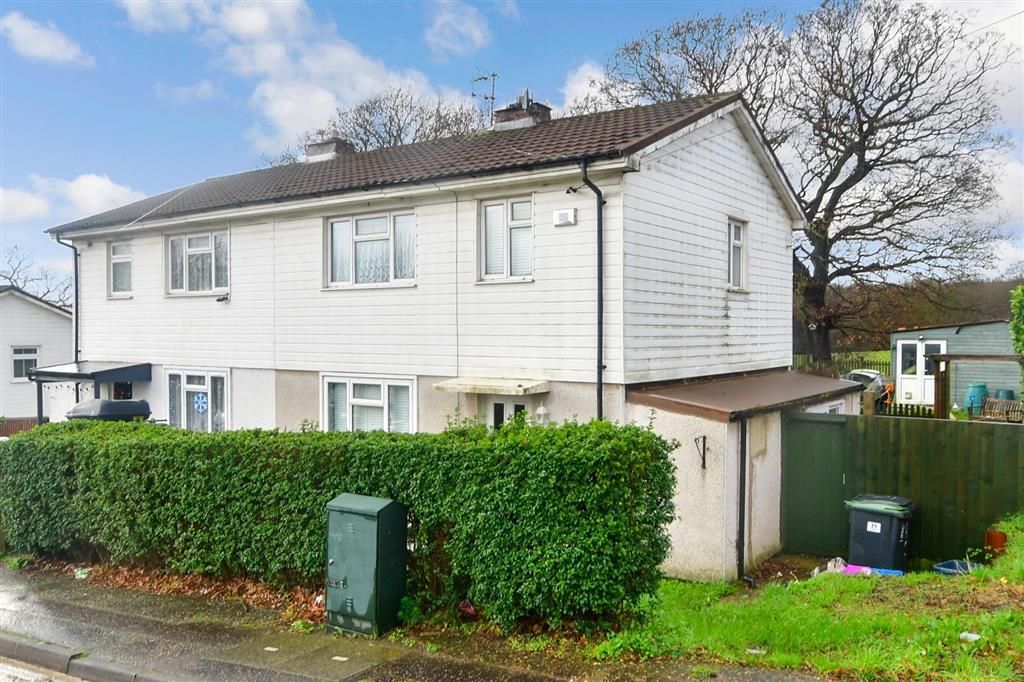 3 bed semidetached house for sale in Western Avenue, Epping, Essex