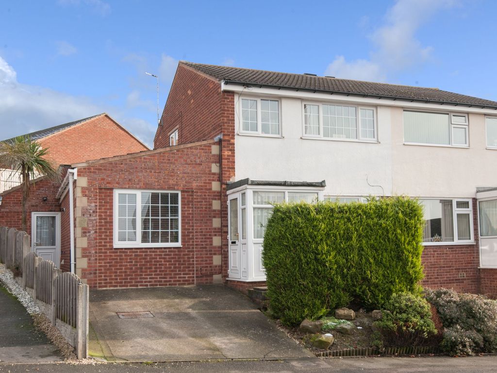3 bed semidetached house for sale in Dale Bank Crescent, New