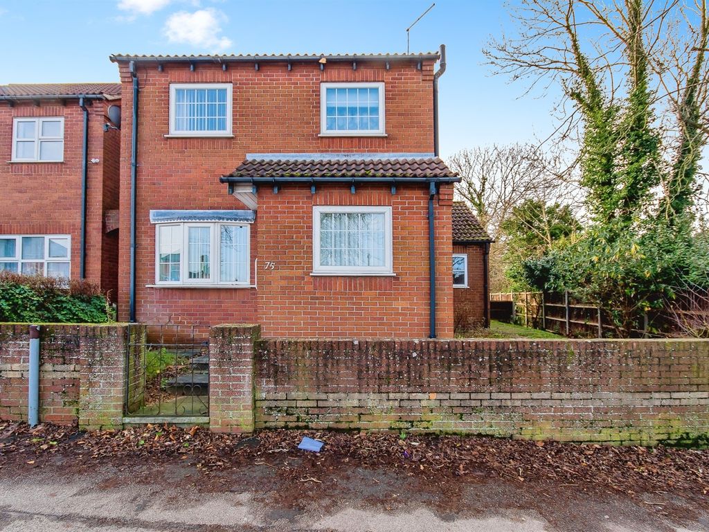 3 bed detached house for sale in Northgate, Sleaford NG34, £190,000