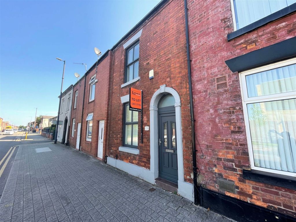 2 bed terraced house to rent in Ashton Road, Denton, Manchester M34, £