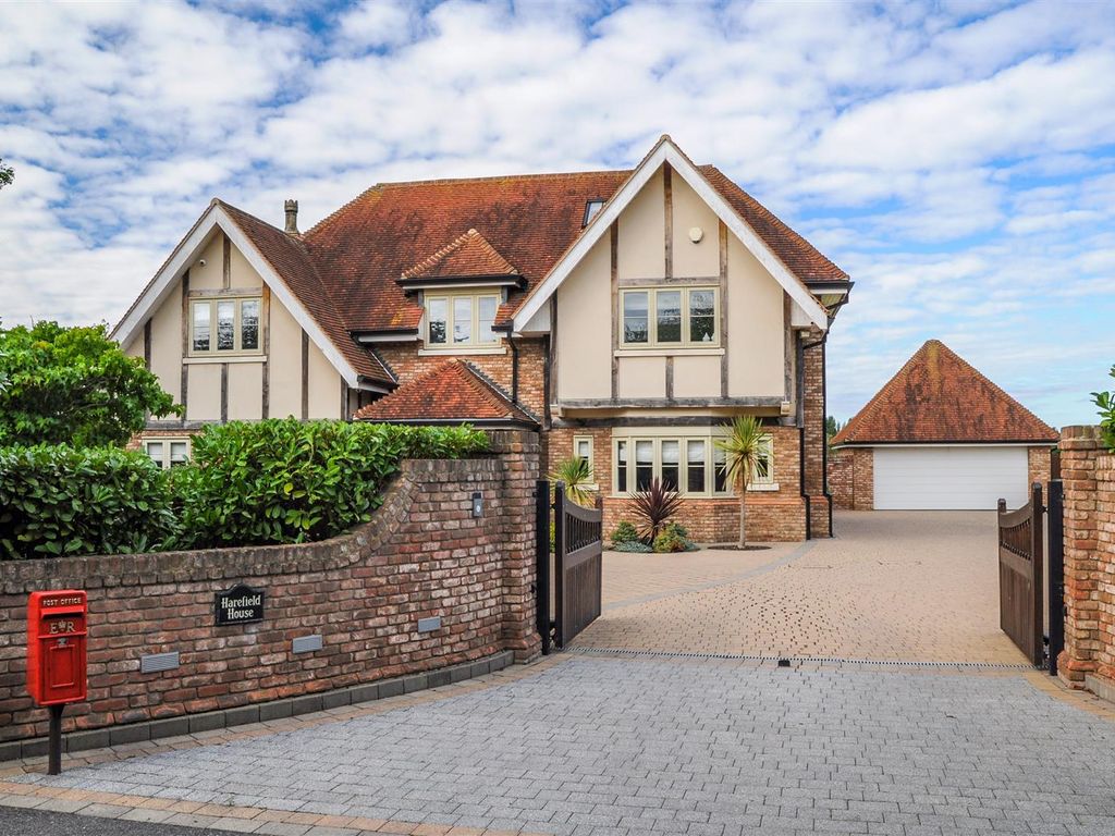 Grove Court, The Grove, Upminster RM14  