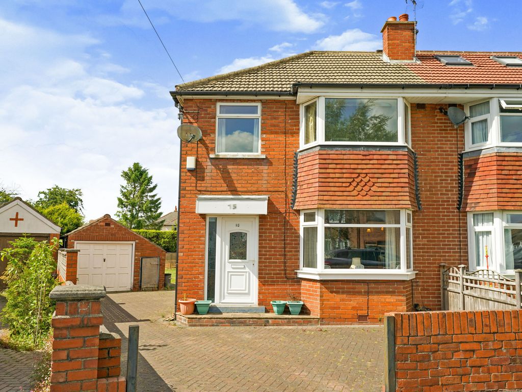3 bed semidetached house for sale in Lyndhurst Crescent, Scholes