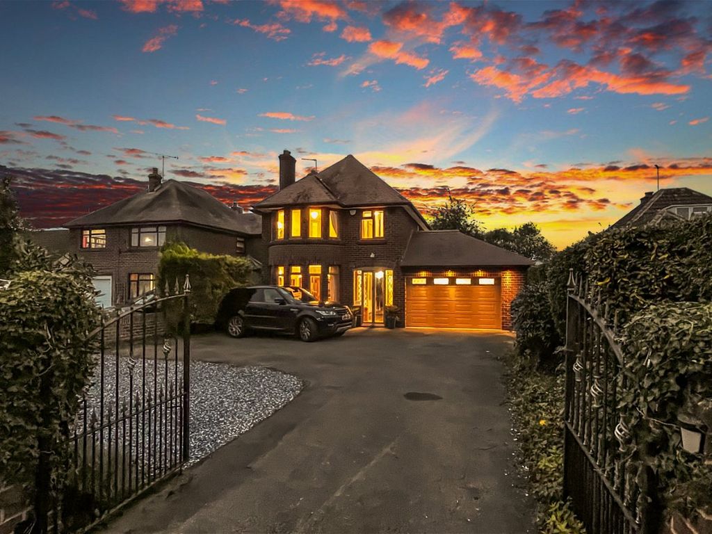 3 bed detached house for sale in Shilton Lane, Bulkington, Bedworth