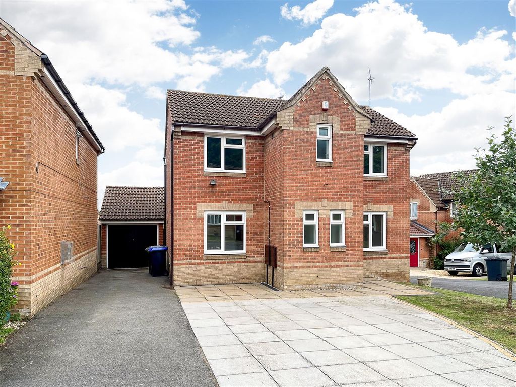 3 bed detached house for sale in Peartree Close, Daventry NN11 Zoopla