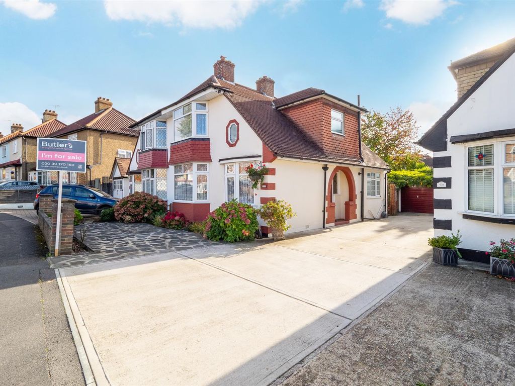 3 bed semidetached house for sale in Gander Green Lane, Cheam, Sutton