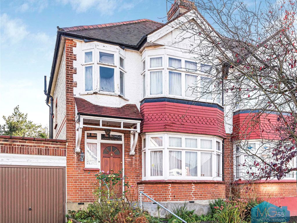 3 bed semidetached house for sale in Hillcrest, London N21 Zoopla