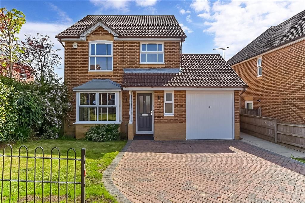 3 bed detached house for sale in Gainsborough Drive, Maidstone, Kent
