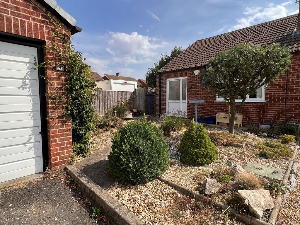 2 bed semidetached bungalow for sale in St. Wilfreds Close, North