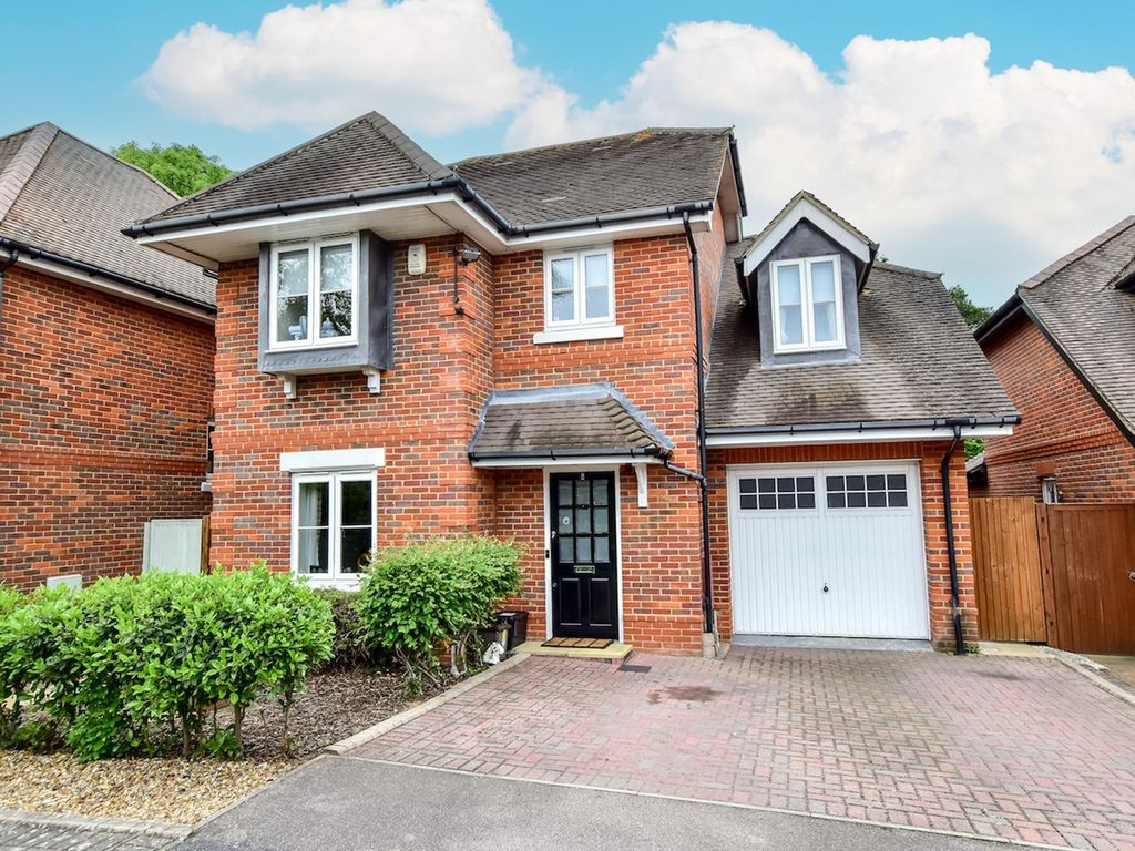 4 bed detached house for sale in Swallow Fields, Iver Heath SL0 Zoopla
