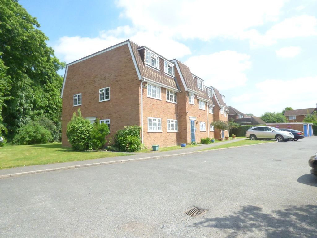 2 bed flat to rent in London Road, Langley SL3 Zoopla