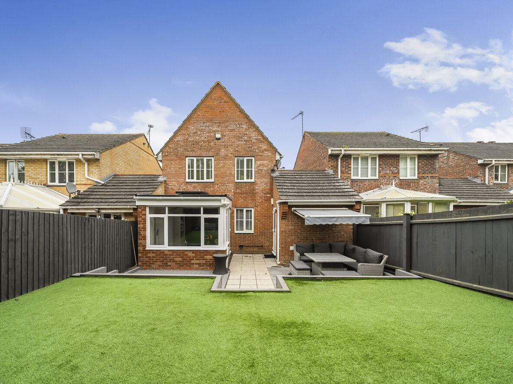 3 bed detached house for sale in Coopers Way, Houghton Regis, Dunstable