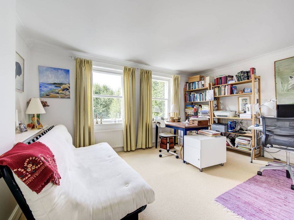 2 bed flat for sale in Earls Court Square, Earls Court, London SW5, £