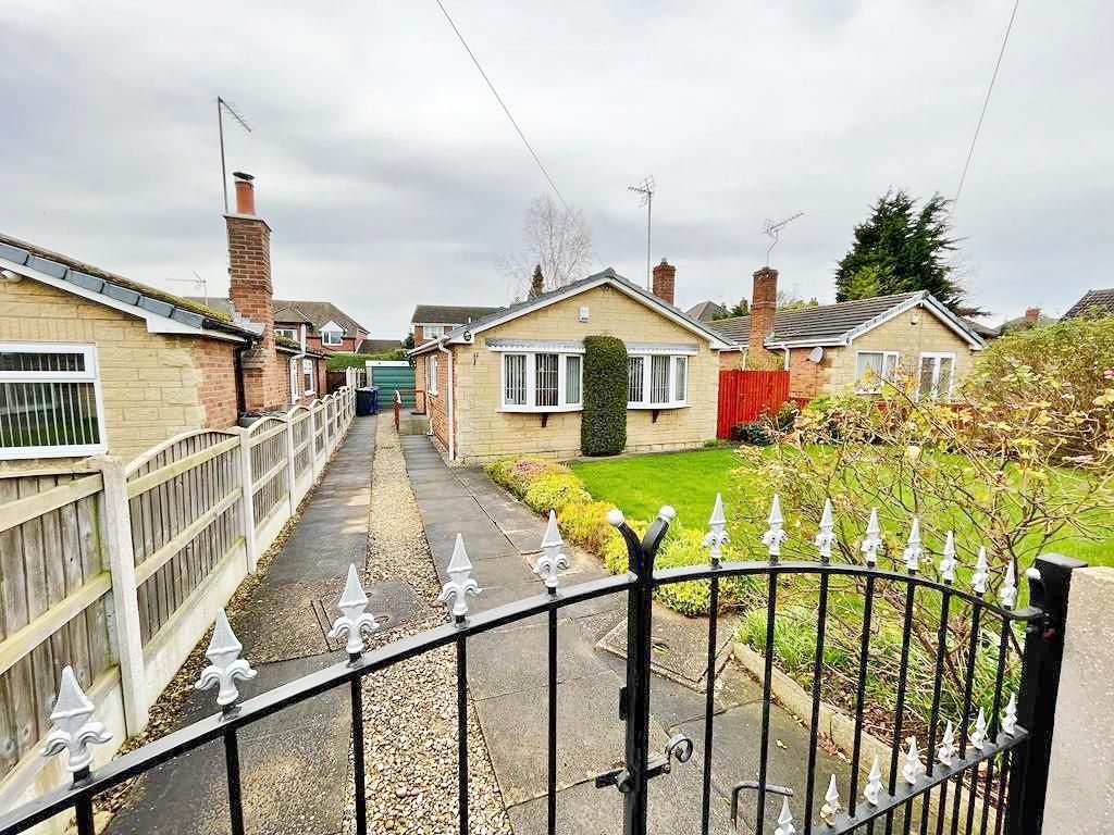 2 bed bungalow to rent in Marlborough Avenue, Byram, Knottingley WF11, £850 pcm Zoopla