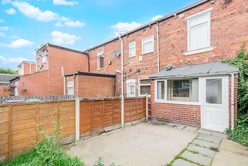 2 bed terraced house to rent in 5 Hardwick Road Featherstone
