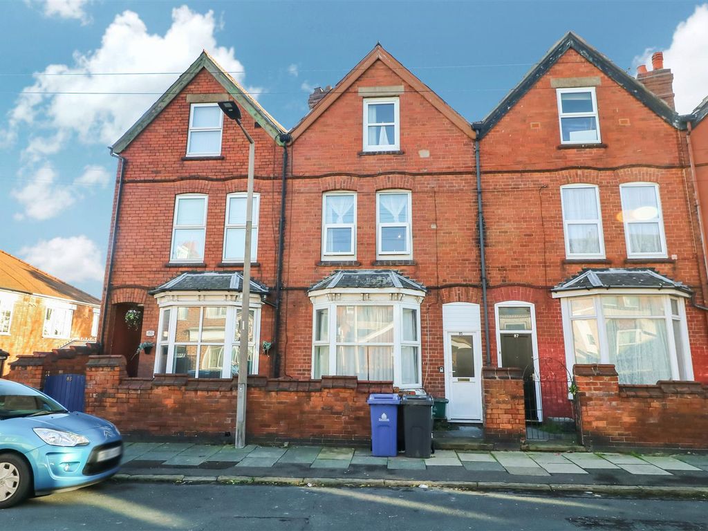 4 bed terraced house for sale in Low Road, Balby, Doncaster DN4, £