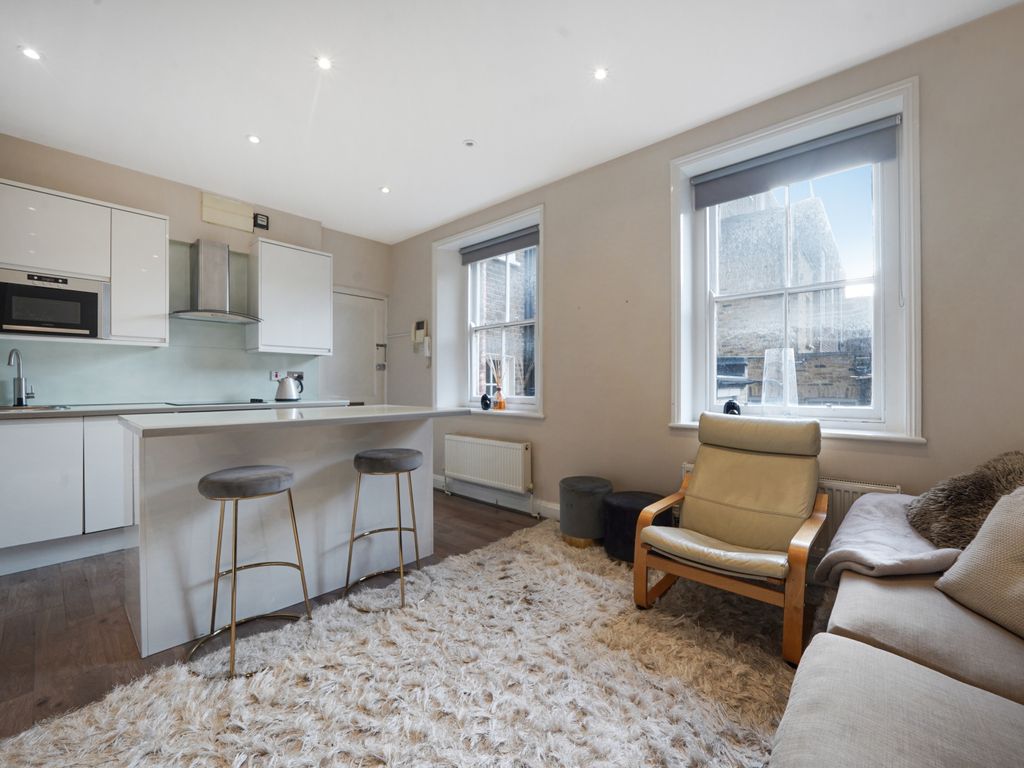 2 bed flat to rent in Brunswick House, 9496 Street NW1, £