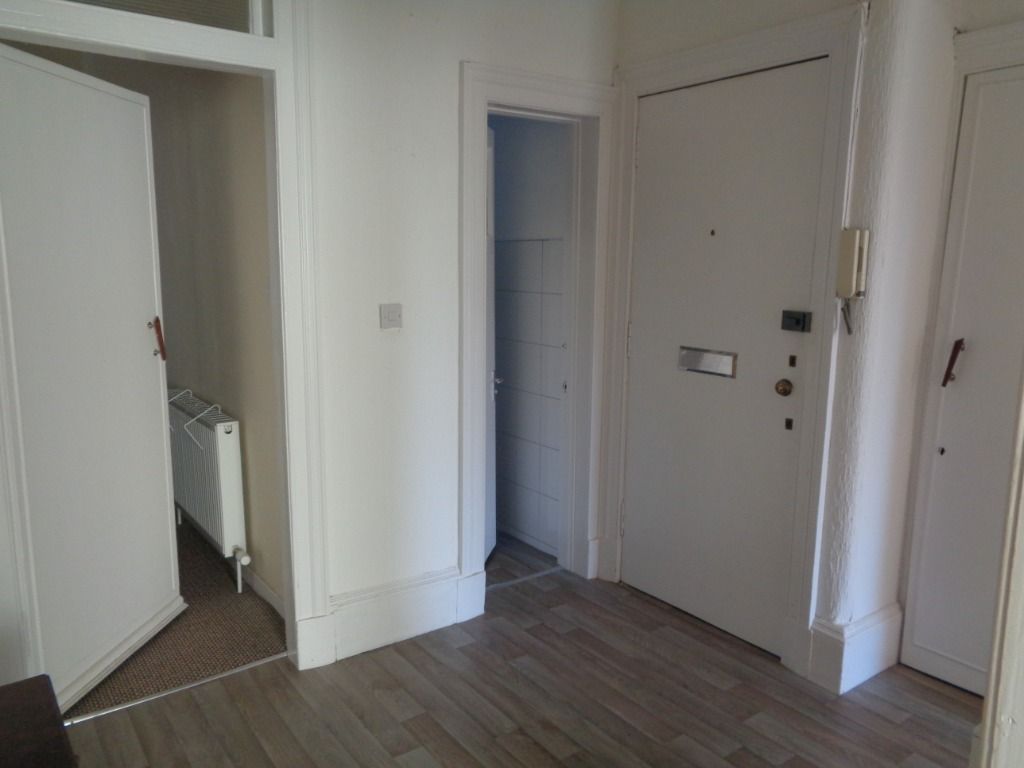 2 bed flat to rent in Paisley Road West, Cardonald, Glasgow G52 Zoopla