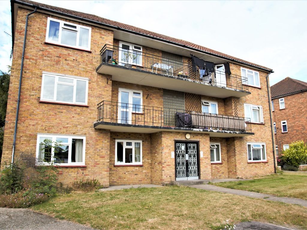 2 bed flat for sale in Courts Road, Earley, Reading RG6 Zoopla