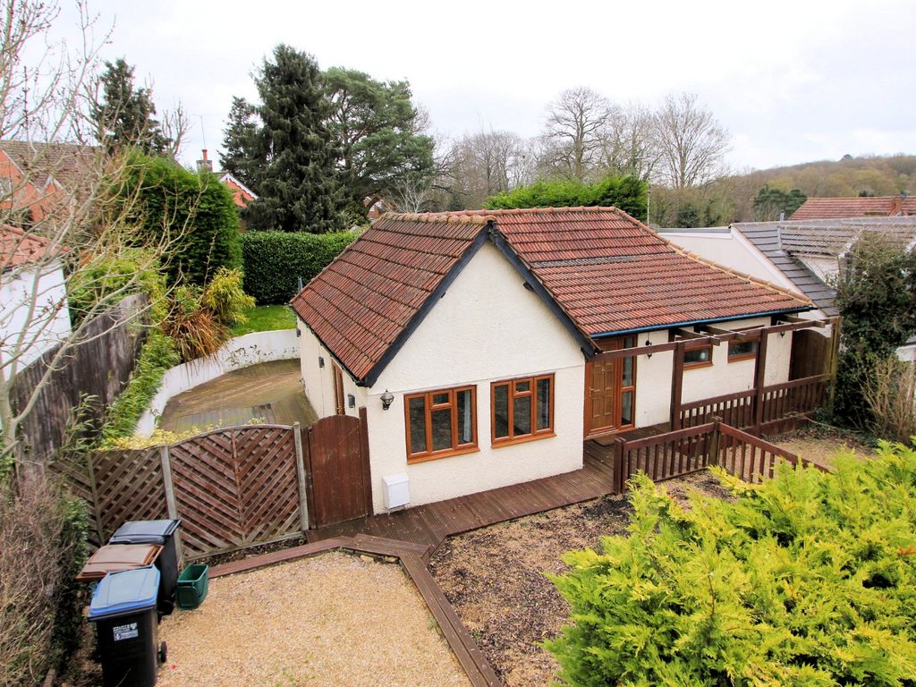 2 bed bungalow for sale in Rosecroft Lane, Oaklands, Welwyn