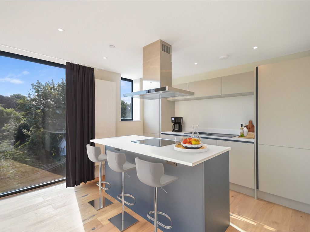 2 bed flat to rent in St Leonards, Exeter, Devon EX1, £2,200 pcm Zoopla